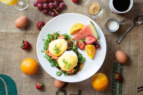 Westcoast Benny - lox salmon, arugula, fresh dill